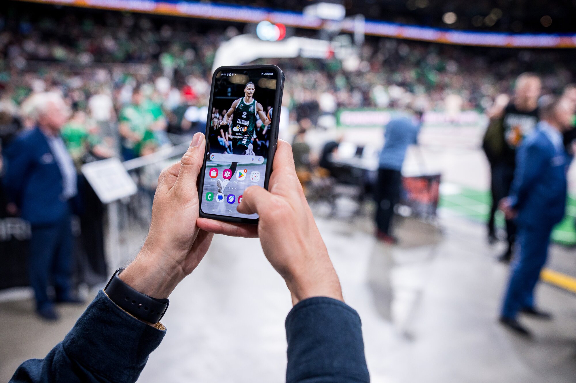 One design—thousands of fans united